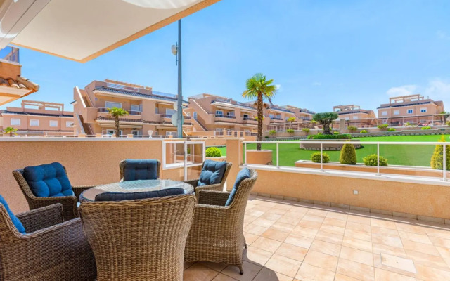 Penthouse Punta Prima Indoor & outdoor pool