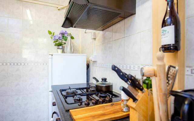 Anson House - Deluxe Guest Room 2