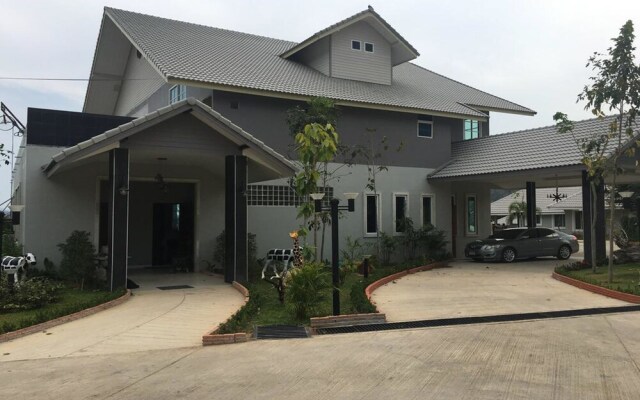 Sangchan Garden at Kaeng Krachan