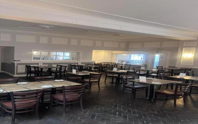 Dancenter East Midlands Airport