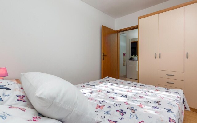 Amazing Home in Peroj With Wifi and 2 Bedrooms
