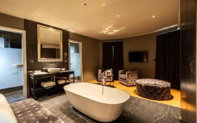 DAM Boutique Hotel & Restaurant