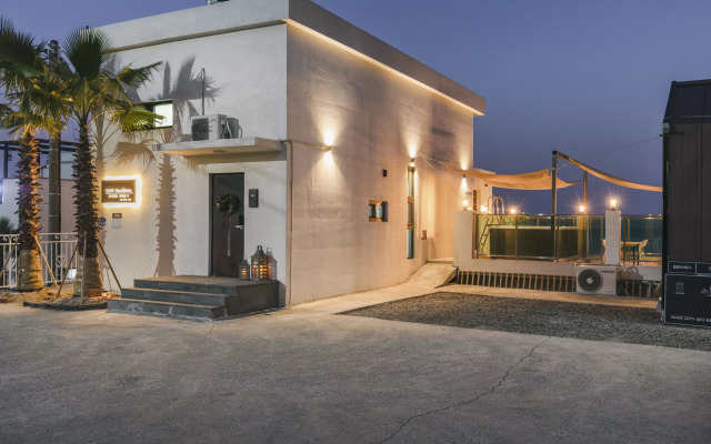 Lim Sea Side Poolvilla Pension