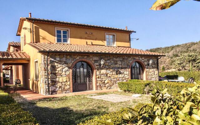 Residence con piscina a Monteverdi