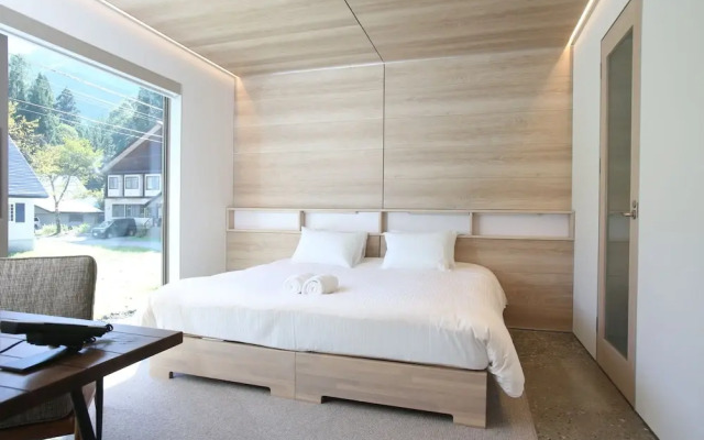 Eminence by The Hakuba Collection