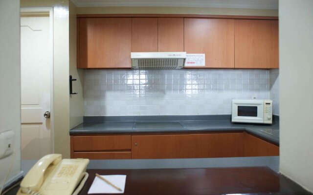 Grand Tropic Suites Hotel