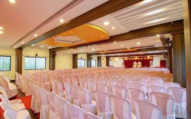 Capital O 13489 Garuda Comforts