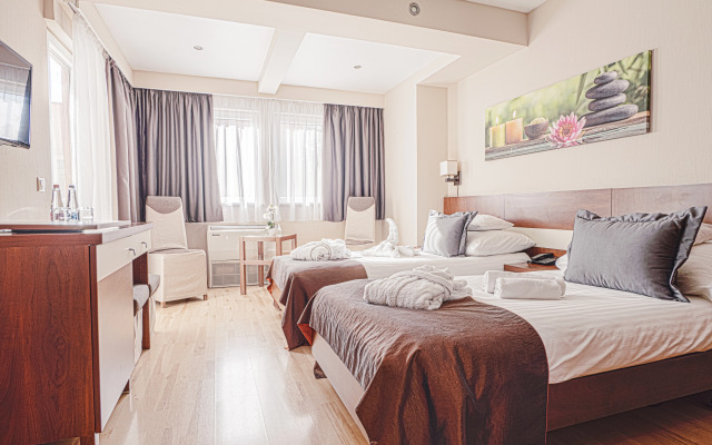 Holiday Beach Budapest Wellness & Conference Hotel