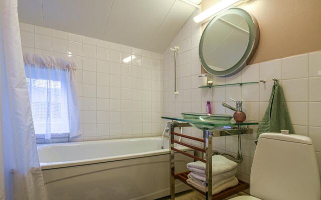 Stunning Home in Sjötorp With 3 Bedrooms and Wifi