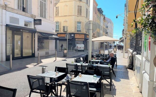 Modern Apartment 20 m from the Sea