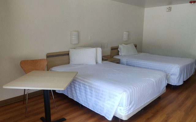 Travelodge by Wyndham Fayetteville