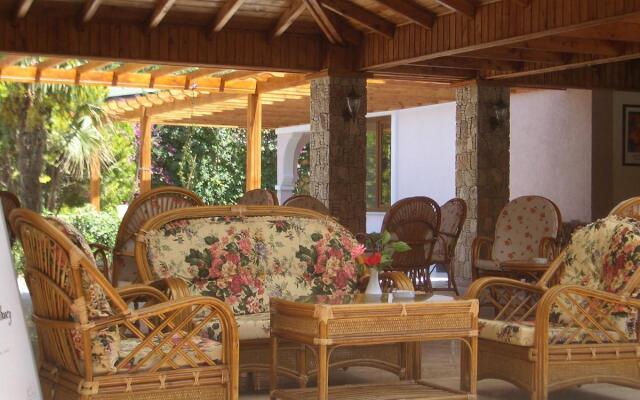 Perdikia Beach Hotel