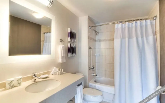 SpringHill Suites Old Montreal
