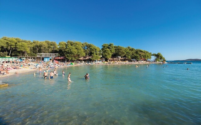 Awesome Home in Sv Filip i Jakov With Sauna, Wifi and 5 Bedrooms