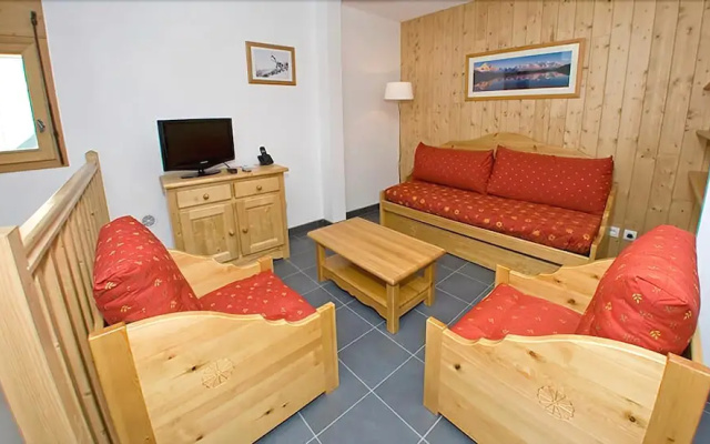 3 Rooms 6 People 3 Exposed South