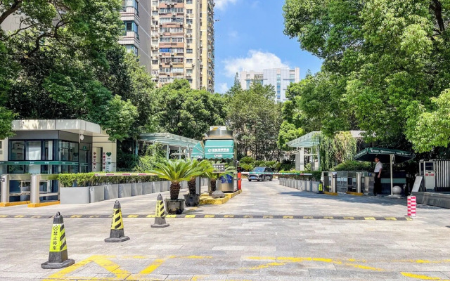 Tyms Modern 2BR 1BA Suite Xujiahui Metro