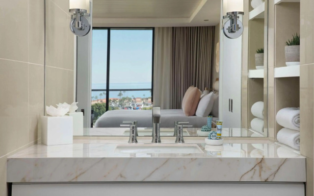 Hotel La Jolla, Curio Collection by Hilton