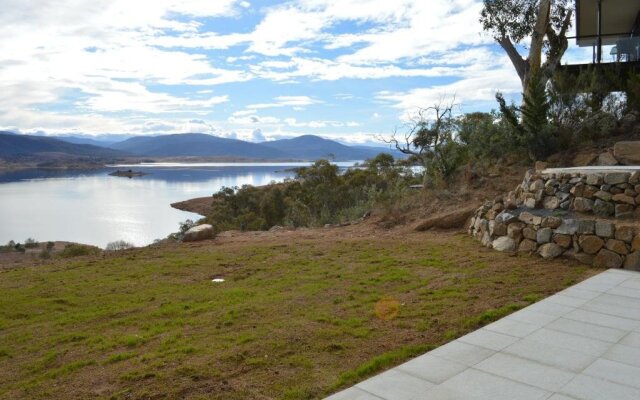 Willow Bay Lodge