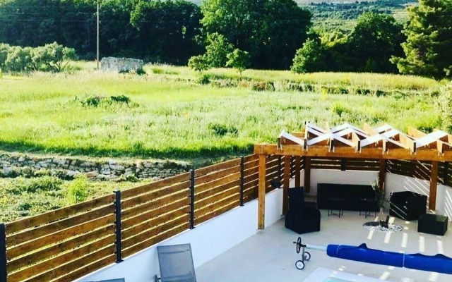 Remarkable 4-bed House in Kaštel Novi