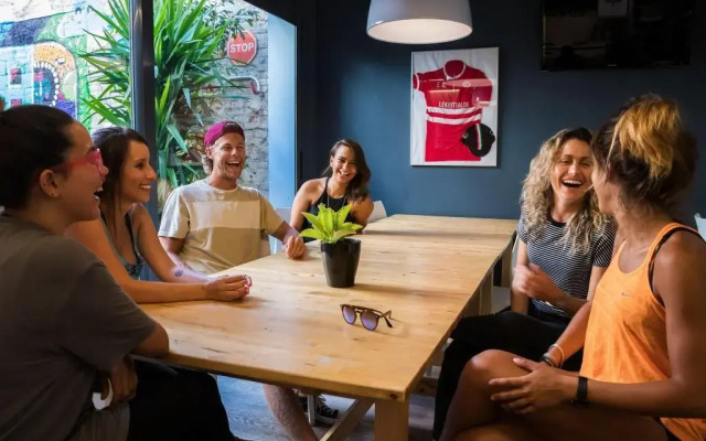 Sant Jordi Hostels Gracia