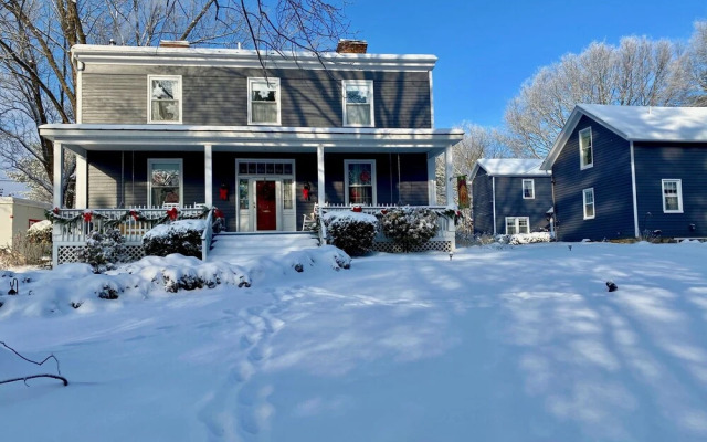 Family Farmhouse Inn