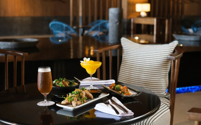 Crowne Plaza Fiji Nadi Bay Resort & Spa by IHG