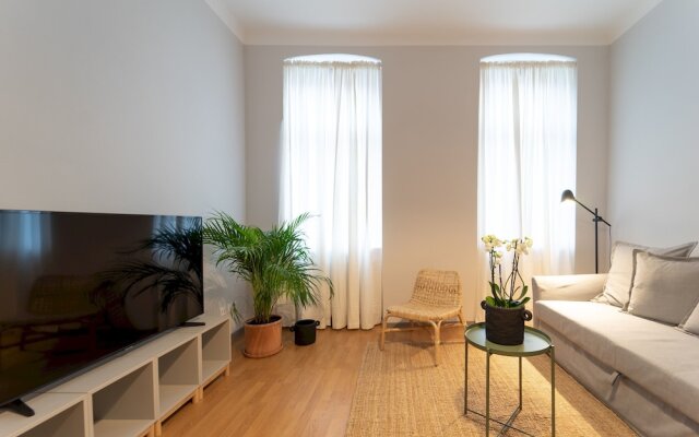 Cozy and Quiet Apartment in Beautiful Neighborhood