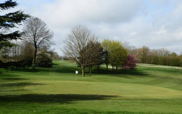 Les Belleme Golf Apartments