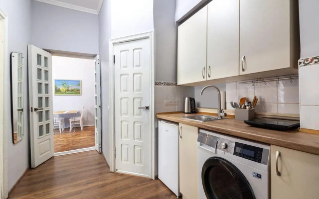 Апартаменти на вулиці Вірменській 35 біля Дзиги.