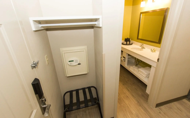 Cedar Point's Express Hotel