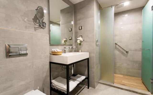 Cindyan Apartments By The Quarter