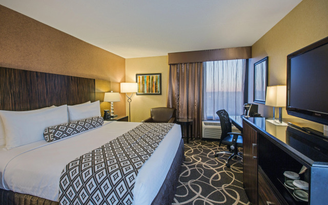 Crowne Plaza Newark Airport by IHG