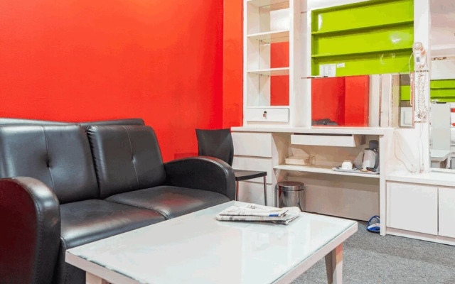 RedDoorz Plus near Chadstone Mall