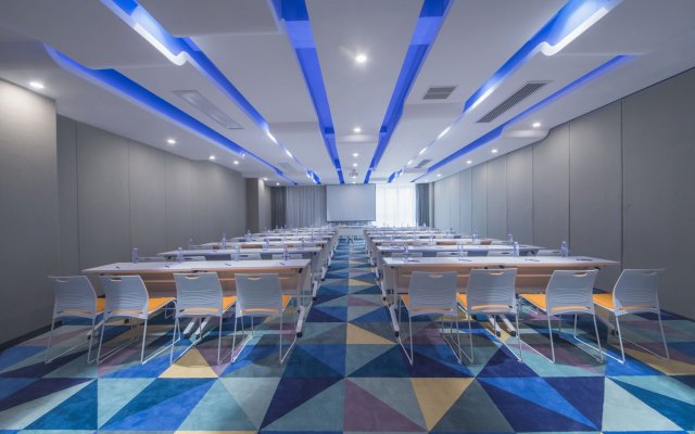 Holiday Inn Express Shanghai Jinshan by IHG