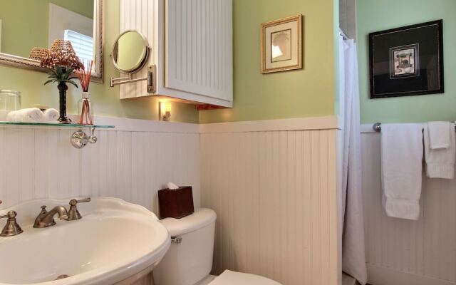 Green Palm Inn