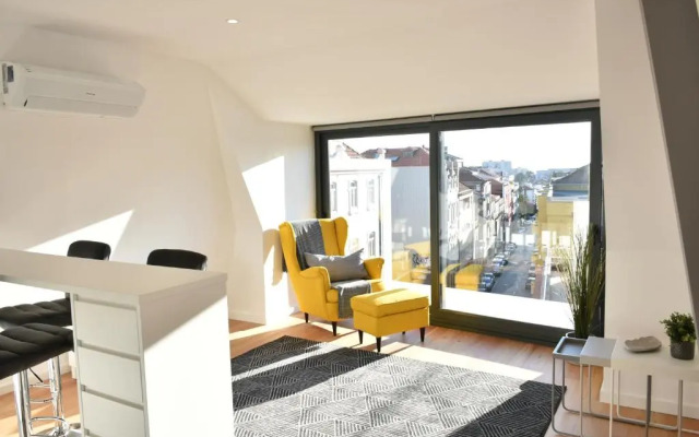 Sunny Penthouse whith balcony 9min walk main station