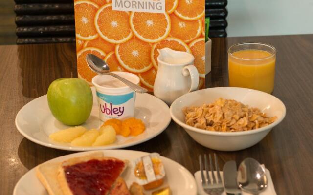 Holiday Inn Express London Heathrow T5 by IHG