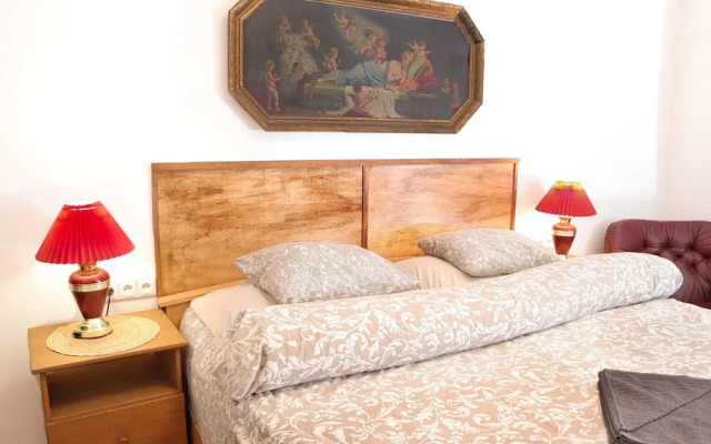 Room & Parking Assistance