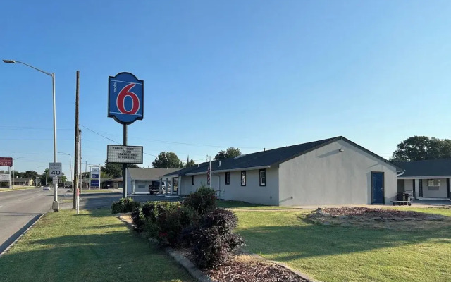 Motel 6 Ponca City, OK