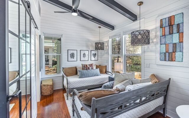 1299 Laurel Grove 3 Bedroom Home by RedAwning