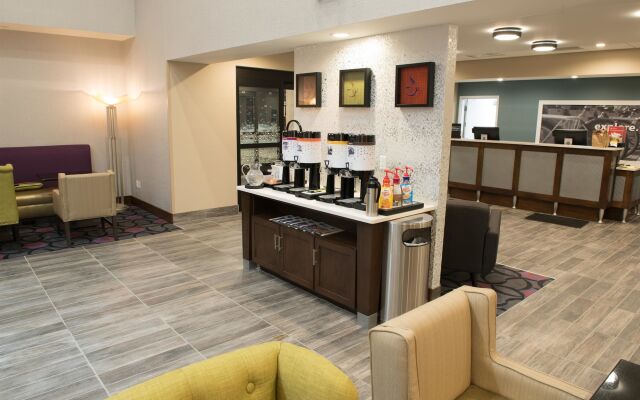 Hampton Inn & Suites Bay City