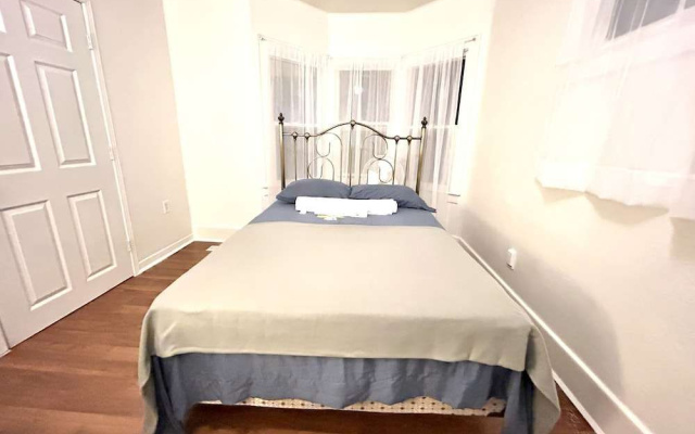 Housing Albert