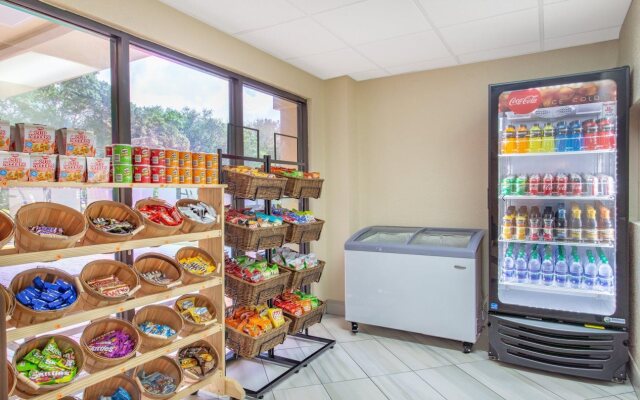 Holiday Inn & Suites Boca Raton - North by IHG