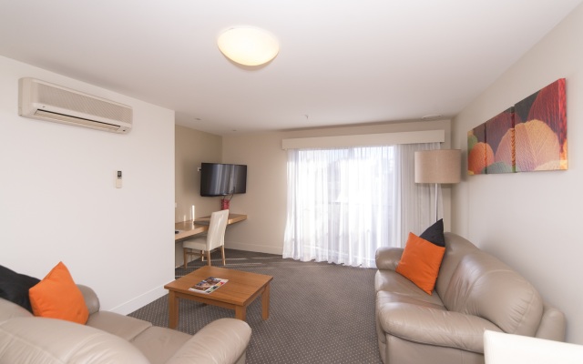 The Old Woolstore Apartment Hotel