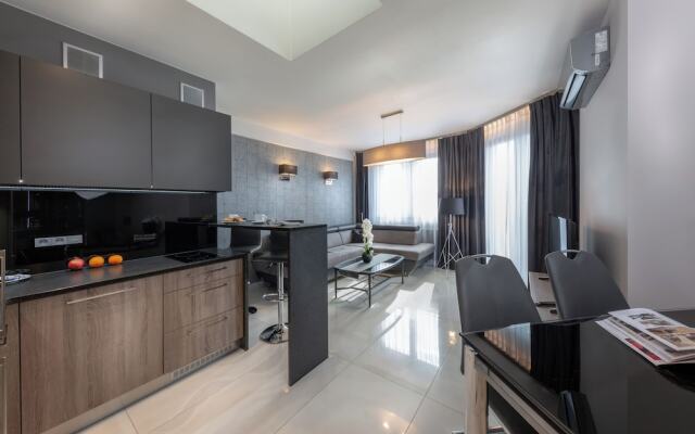 Small Venice Apartments