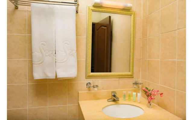 Serendib Suites & Conference Center