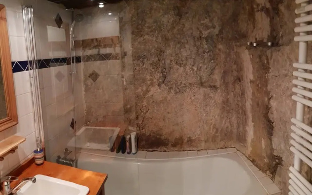 Romantic,central Situated 75m2 Flat