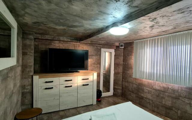 Lazy Lounge Apartments