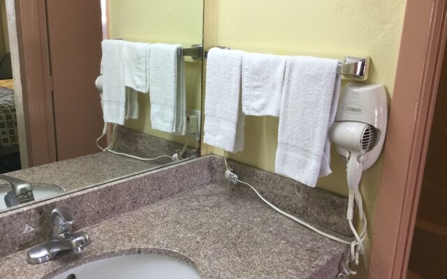 Luxury Inn and Suites Seaworld Lackland