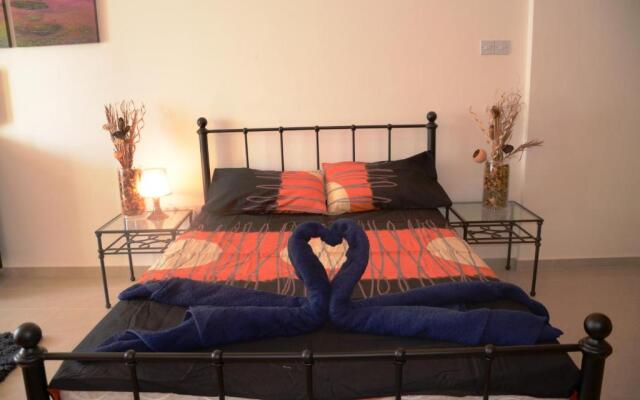 Studio with shower room E5, full kitchen, poolside, FREE WIFI